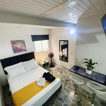 Vip Apartasuites Rosales Medellin Exterior photo