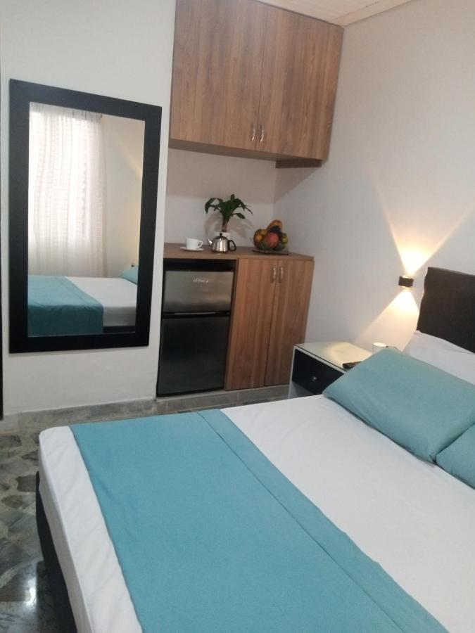 Vip Apartasuites Rosales Medellin Exterior photo