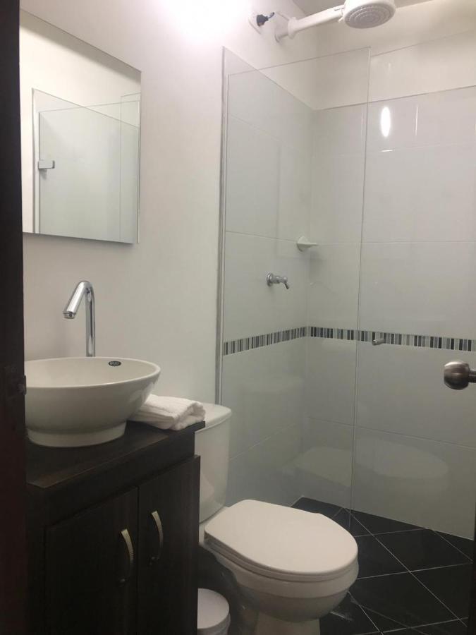 Vip Apartasuites Rosales Medellin Exterior photo