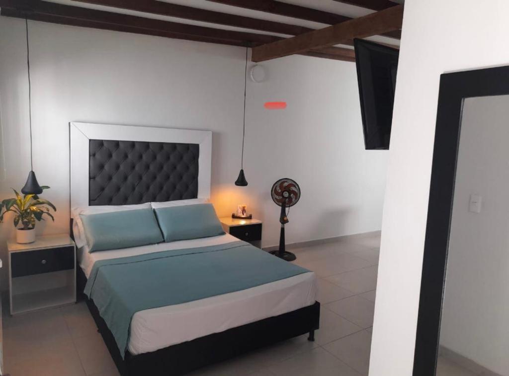 Vip Apartasuites Rosales Medellin Exterior photo